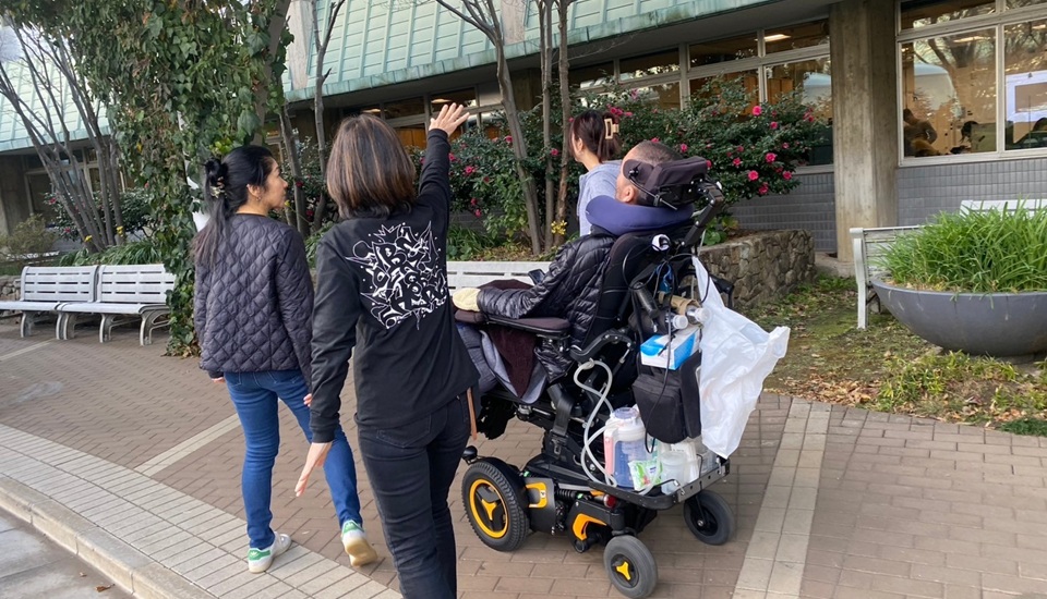 トモニ　車いす外出支援